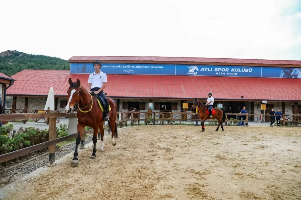 Aliağa'da Binicilik Tutkunları İçin Yepyeni Bir Dönem Başlıyor: Alia Atlı Spor Kulübü Eğitimlere Kapılarını Açıyor!