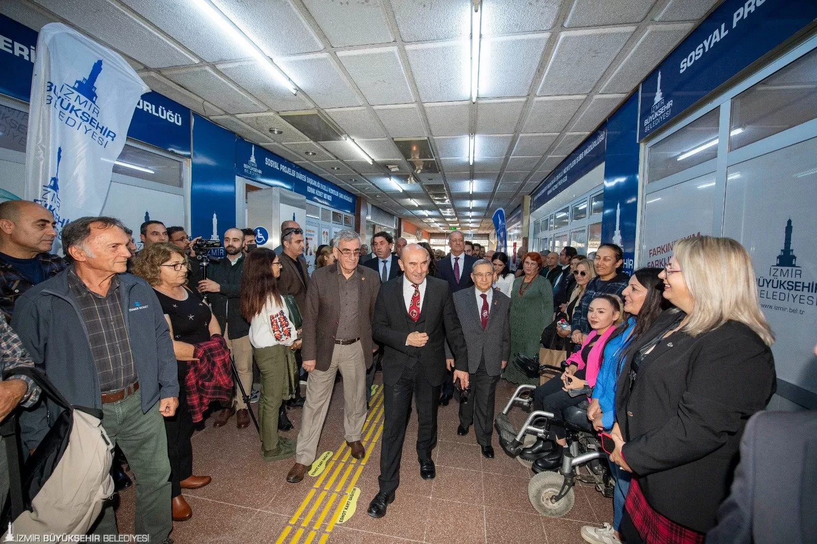 İzmir Büyükşehir Belediyesi, öğrencilerin bilgiye erişimini kolaylaştırmak ve 68 kuşağını genç nesillere tanıtmak amacıyla Kültür 68 Kütüphanesi'ni hizmete açtı. 