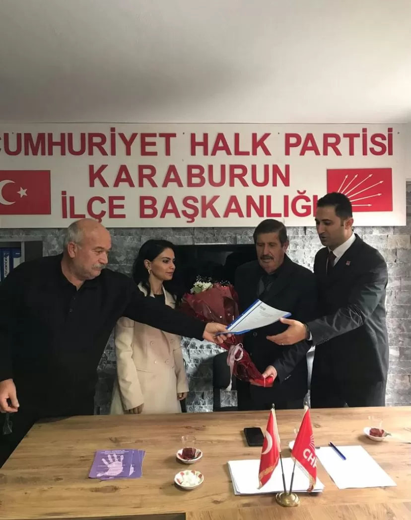 İzmir siyasetinin son dönemdeki dikkat çeken isimlerinden Kazım Yevimli, partisi CHP’den Karaburun Belediye Başkan Aday Adaylığı başvurusunu yaptı 