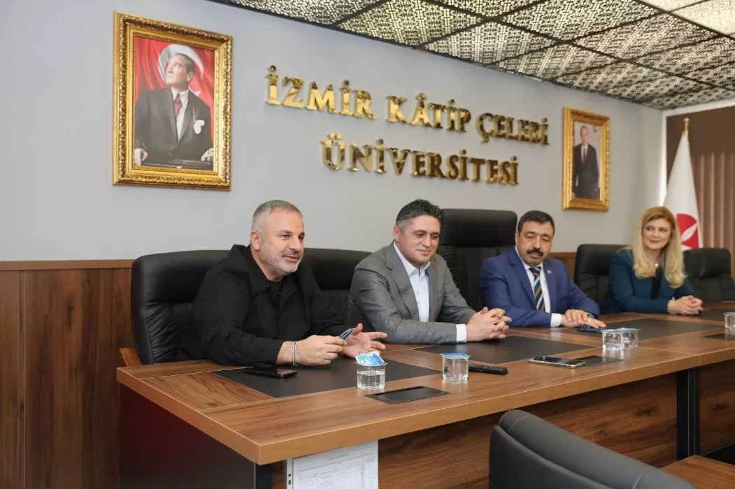 Aliağa Belediyesi, İzmir Kâtip Çelebi Üniversitesi ve İMEAK Deniz Ticaret Odası Aliağa Şubesi, Aliağa'da denizcilik ve gemicilik sektörüne yönelik bir iş birliği protokolü imzaladı. 