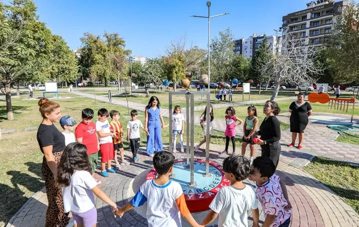  Bayraklı Belediyesi, İzmir'in ilk ve Avrupa'nın en büyük Matematik ve Zeka Oyunları Parkı'nı 24 Aralık Pazar günü saat 14.00'te açacak. Açılışa usta sanatçı Zülfü Livaneli de katılacak.