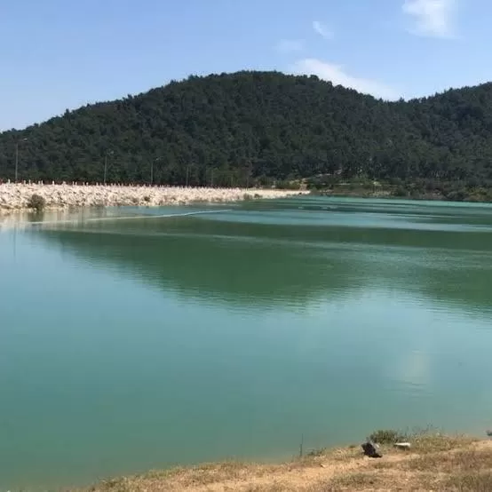 İzmir'in Menderes ilçesinde belediye başkan aday adayı İsmail Karabelin, ilçeye yeni mesire alanları kazandırmak için projelerini açıkladı.