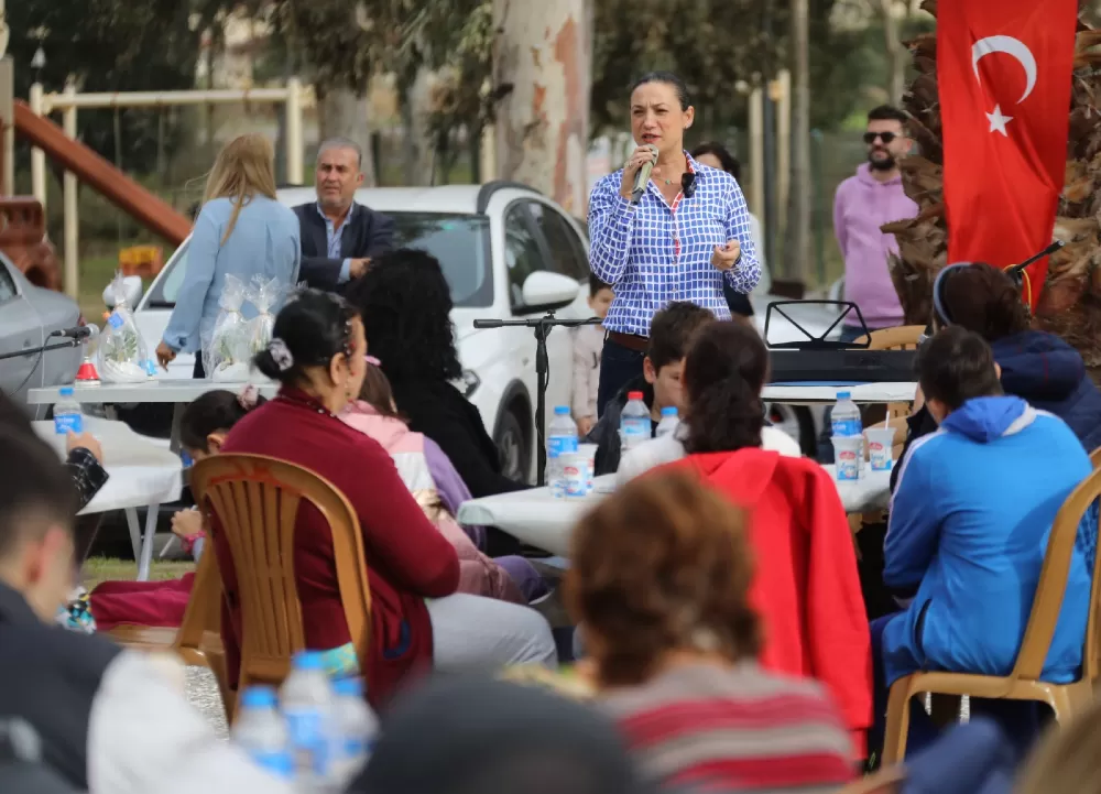 Efes Selçuk Belediyesi Sosyal Yardım İşleri Müdürlüğü tarafından 3 Aralık Dünya Engelliler Günü dolayısıyla Pamucak Sahili'nde etkinlik düzenlendi. 