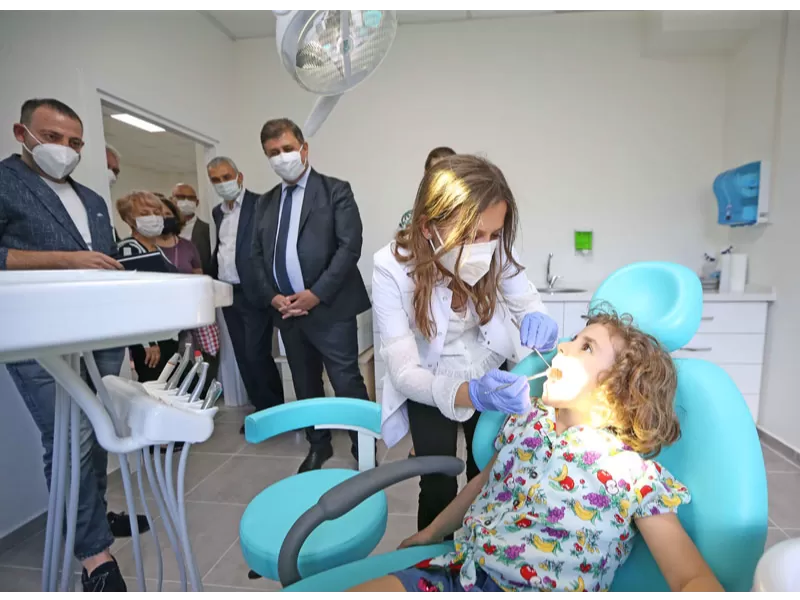 Karşıyaka Belediyesi Çocuk Ağız ve Diş Sağlığı Merkezi, 5-6 yaş grubu anaokulu öğrencilerinin diş taraması ve fırçalama eğitimi gerçekleştirdi. 