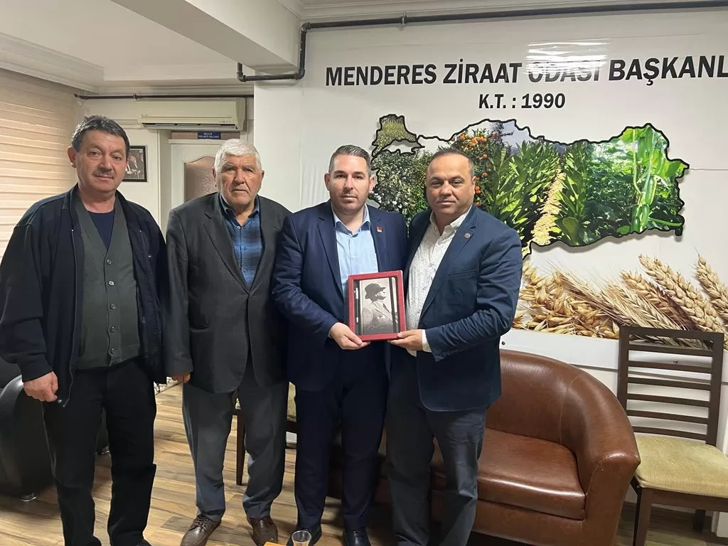 İzmir'in Menderes ilçesinde CHP'den belediye başkan aday adayı olan İsmail Karabel, ilçedeki oda ve dernek ziyaretlerini sürdürüyor.