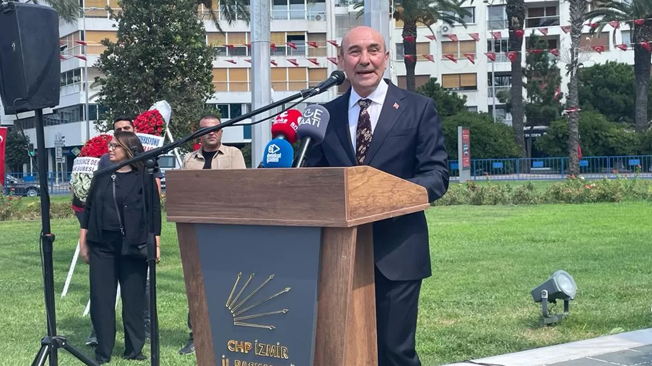 İzmir Büyükşehir Belediye Başkanı, CHP İzmir İl Başkanlığı’nın 30 Ağustos Zafer Bayramı kapsamında düzenlediği alternatif törende konuştu