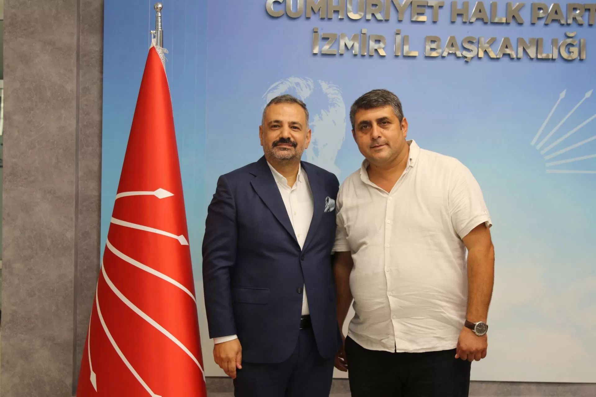 Cumhuriyet Halk Partisi (CHP) Kemalpaşa’nın yeni İlçe Başkanı Ahmet Yılmaz ve yönetimi İl Başkanı Şenol Aslanoğlu’nu ziyaret etti.