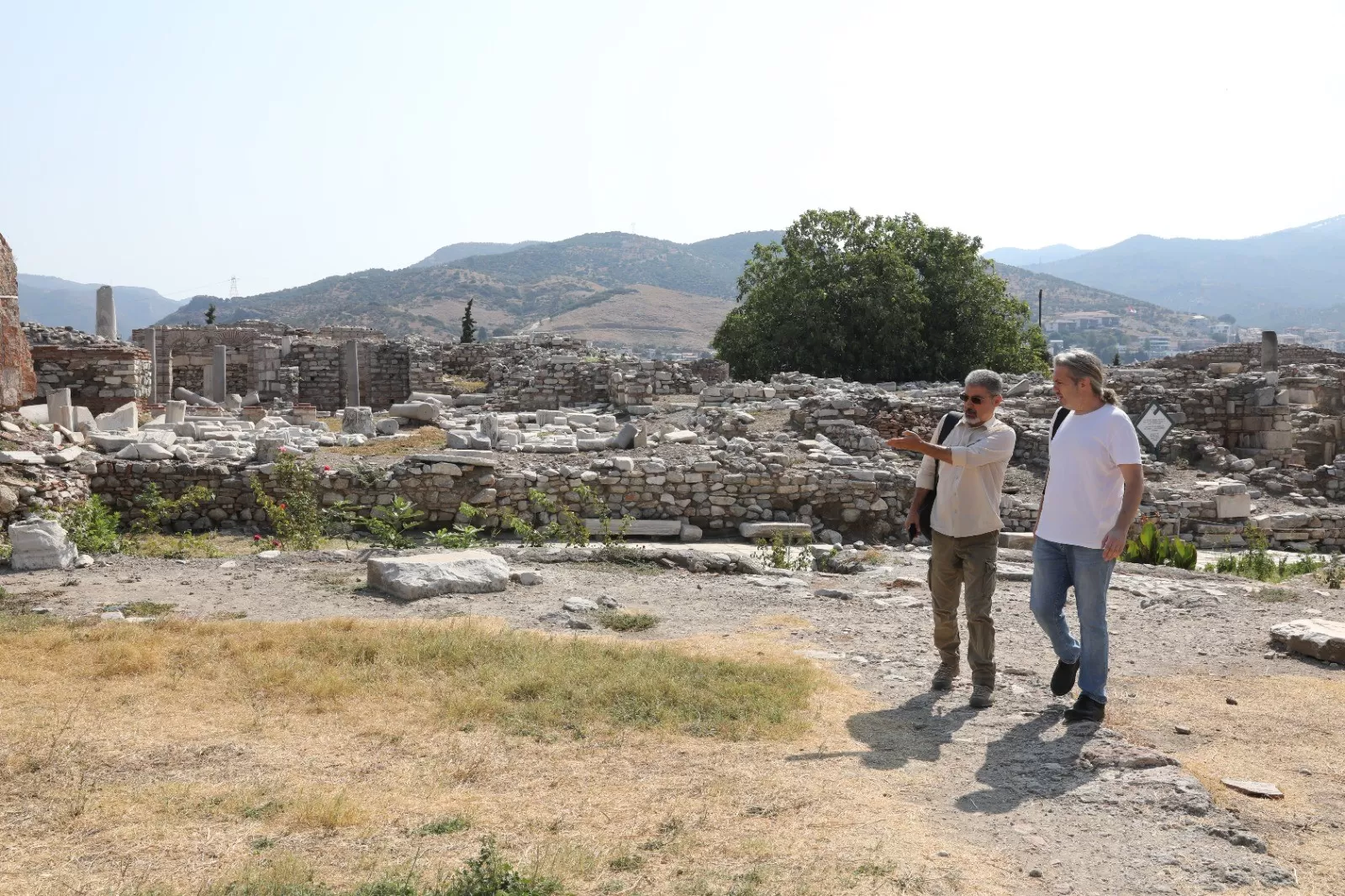 Deprem araştırmalarında Türkiye’nin önde gelen bilim kurumlarından birisi olan Dokuz Eylül Üniversitesi (DEÜ), yeni araştırması ile İzmir’in ve bölgenin deprem tarihçesine ışık tuttu.