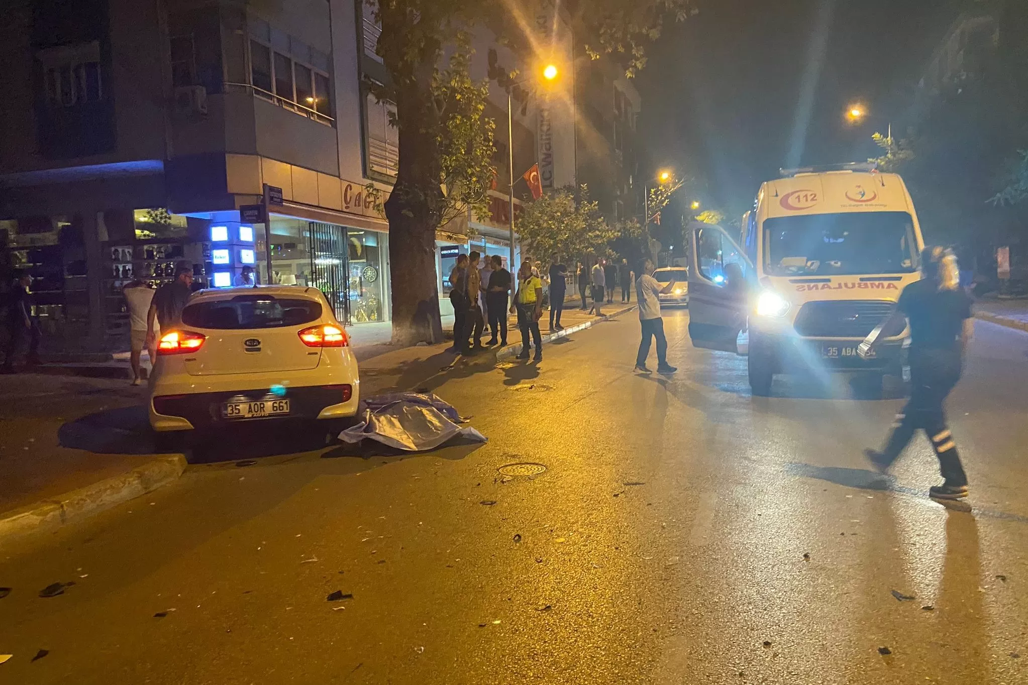 İzmir'in Tire ilçesinde meydana gelen trafik kazasında 1 kişi öldü, 1 kişi de yaralandı.