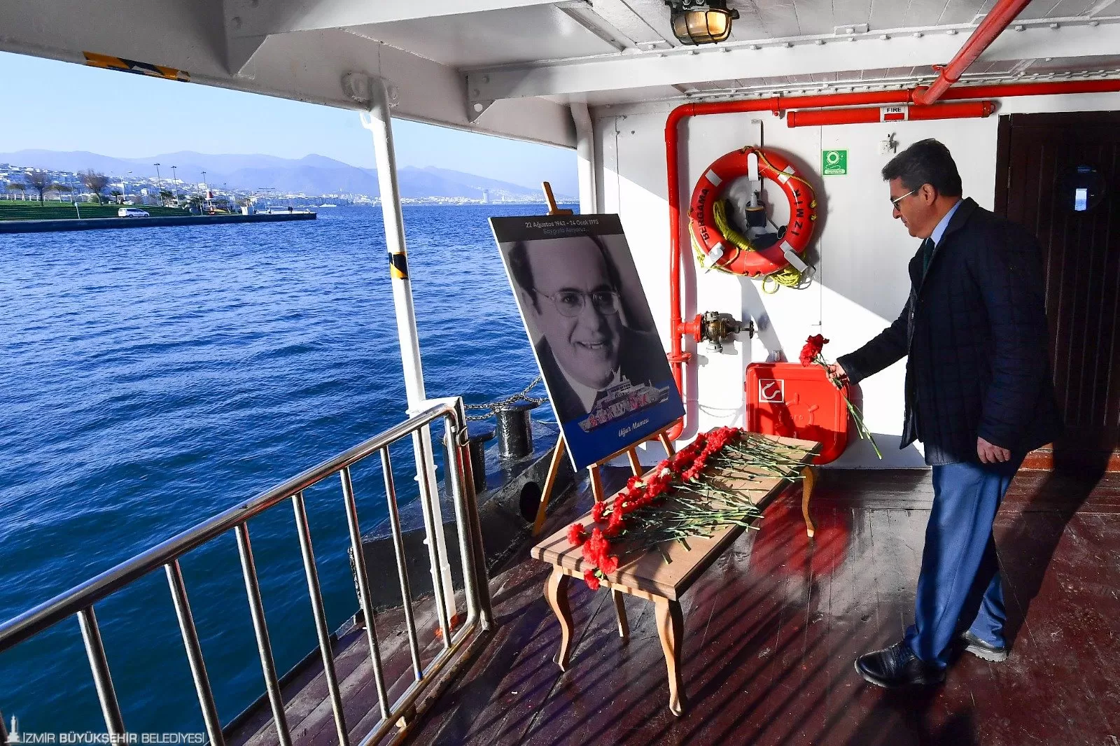 Büyük Önder Mustafa Kemal Atatürk'ün denizciliğe verdiği önemi anlatan "100 Yıllık Deniz Yolculuğu: Atatürk ve Cumhuriyet Gemileri Fotoğraf Sergisi" İzmir'de deniz severlerle buluştu.