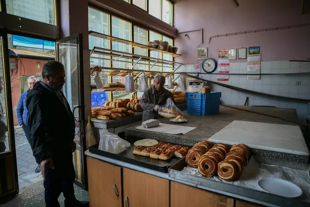 Beydağ İlçesi, Türkiye'nin eşsiz yemek kültürleri arasından sıyrılarak coğrafi işaretli simit dürümüyle öne çıkıyor