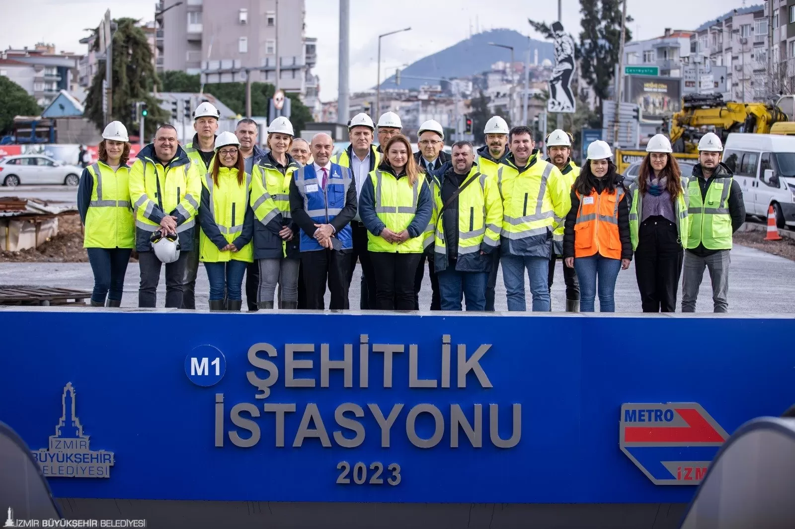 İzmir Büyükşehir Belediyesi, Narlıdere metrosunu tamamlamak üzere, Çiğli tramvayını açmak üzere ve Buca metrosunun inşaatına devam ediyor. 