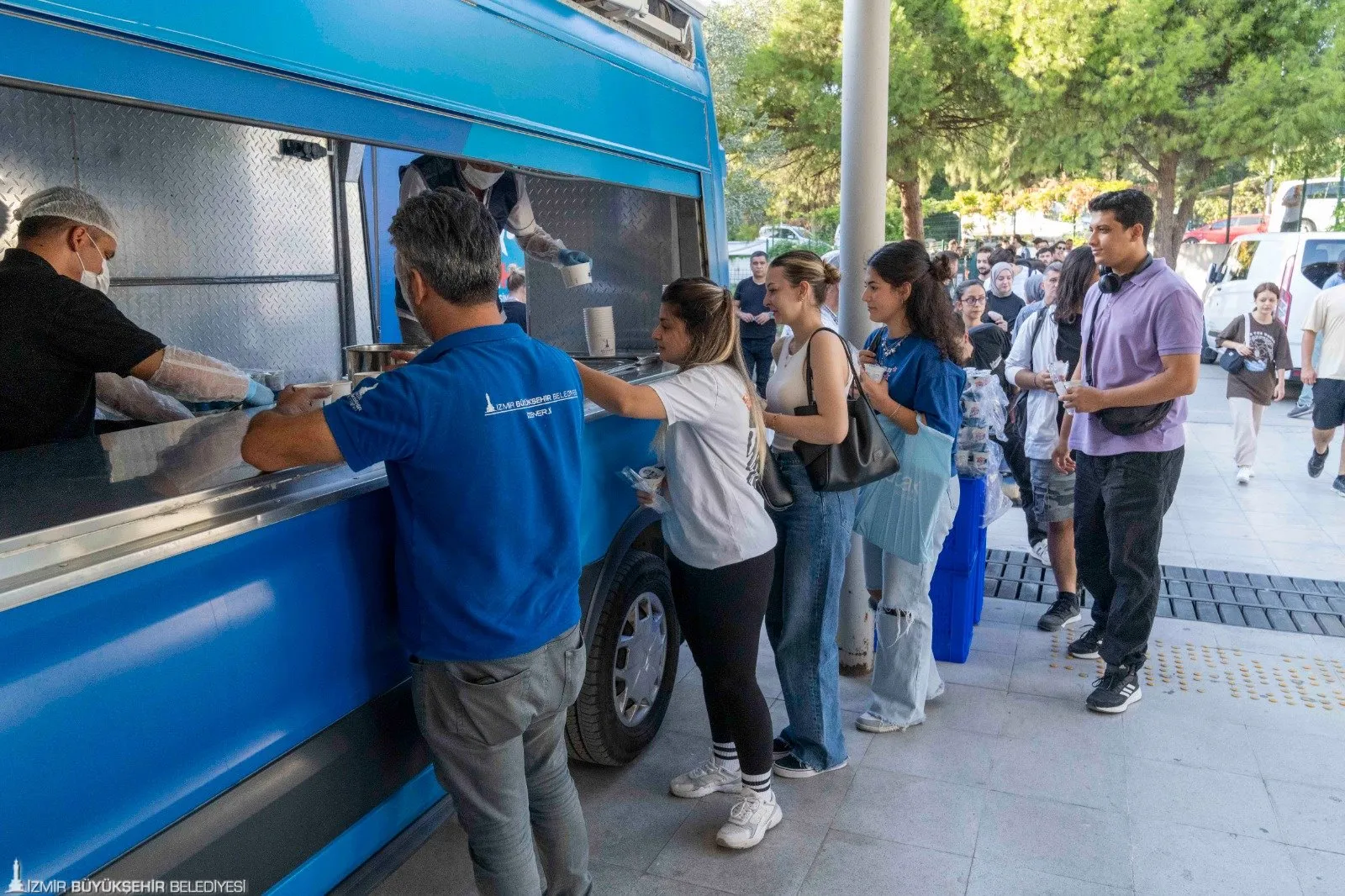 İzmir Büyükşehir Belediyesi ve Anne Çocuk Eğitim Vakfı iş birliğiyle hayata geçirilen Baba Destek Eğitim Programı, babaların çocuklarıyla daha sağlıklı ilişkiler kurmalarına yardımcı olacak.