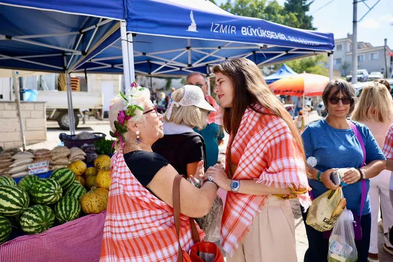 Lal Denizli, Ovacık Tarım ve Sakız Koyunu Festivali'nde yaptığı konuşmada, yerel değerlerin korunmasının önemine dikkat çekerek, tarım ve hayvancılığın destekleneceğini vurguladı.