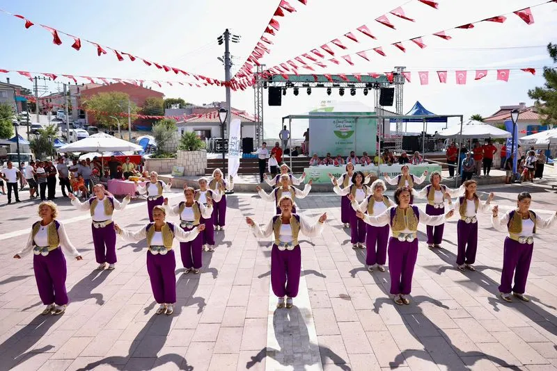 Lal Denizli, Ovacık Tarım ve Sakız Koyunu Festivali'nde yaptığı konuşmada, yerel değerlerin korunmasının önemine dikkat çekerek, tarım ve hayvancılığın destekleneceğini vurguladı.