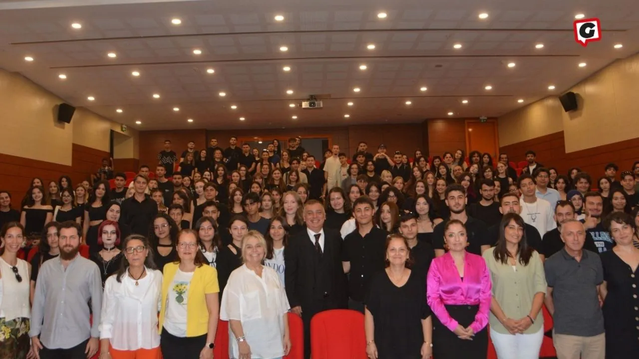 Ege Üniversitesi İletişim Fakültesi'nde "Dekan-Öğrenci Buluşması" Etkinliği Gerçekleşti