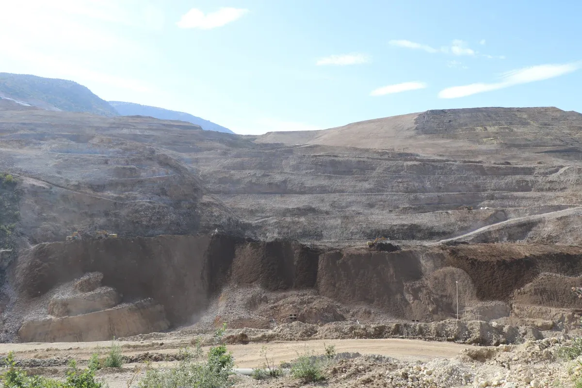 Erzincan'ın İliç ilçesinde 9 işçinin hayatını kaybettiği trajik heyelan olayının ardından, Anagold Maden Ocağı basın mensuplarını ağırladı.