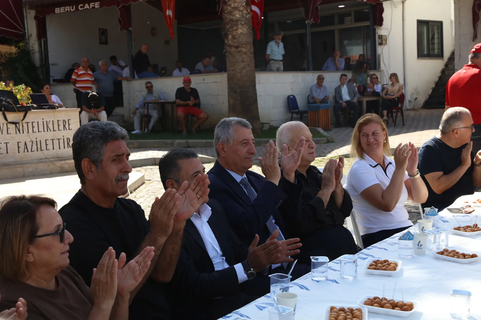 Güzelbahçe Belediyesi, TÜM-BEL-SEN İzmir 2 No’lu ve Belediye İş 4 No’lu sendikalarıyla çifte toplu iş sözleşmesi imzaladı.