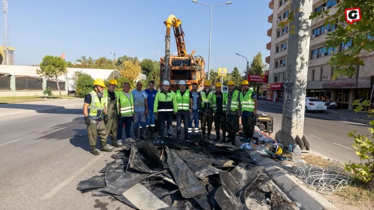 İzmir Büyükşehir Belediyesi, Atık Su Kanalı Temizliğinde Yoğun Çalışma