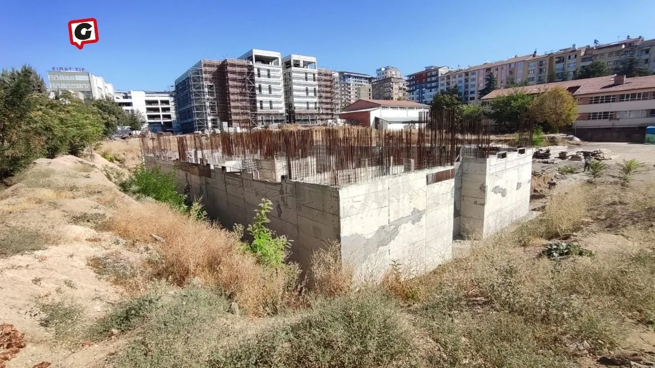 İzmir Büyükşehir Belediyesi Elazığ'daki Atatürk Anadolu Lisesi İnşaatına Yeniden Başladı