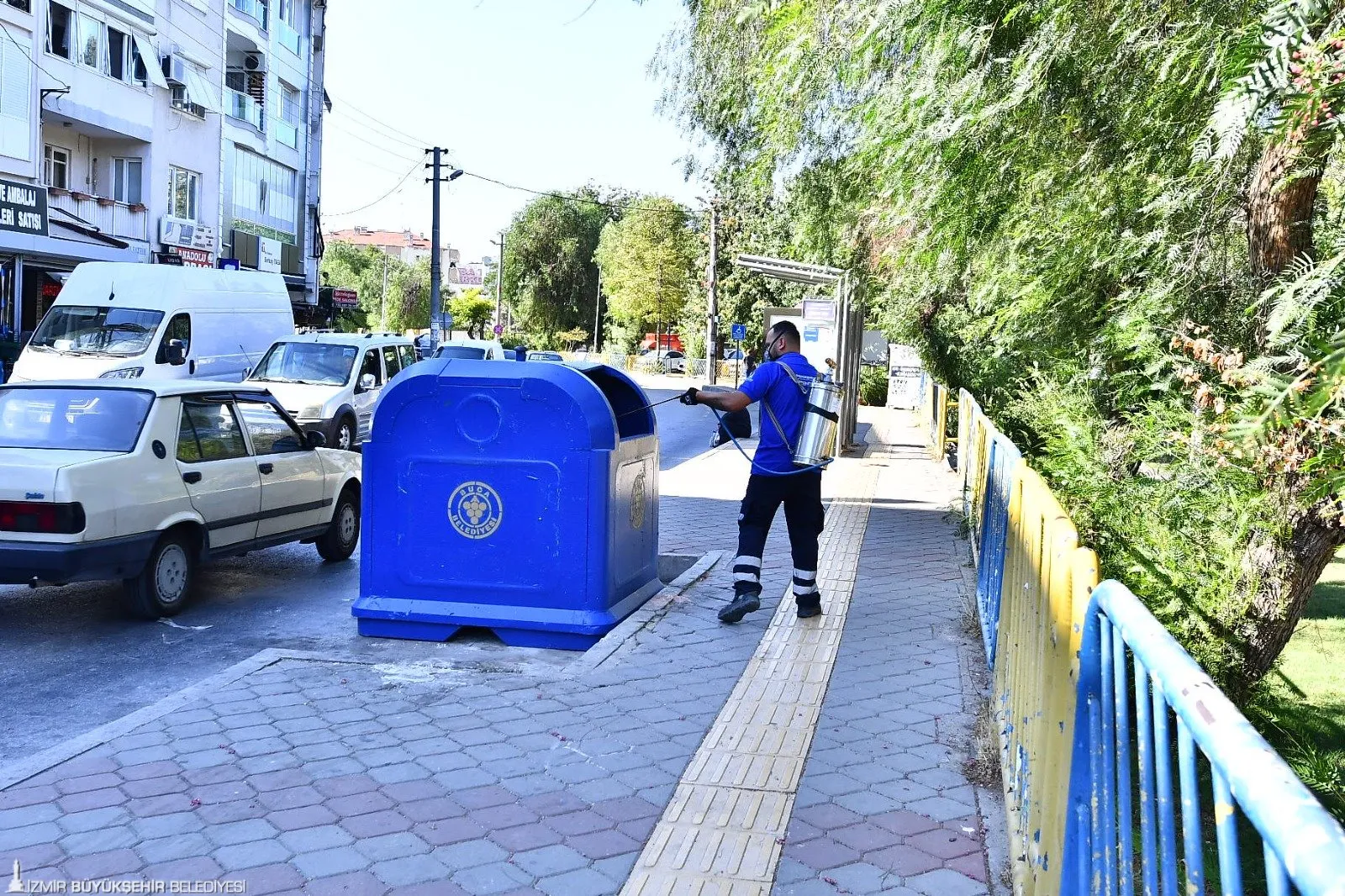 İzmir Büyükşehir Belediyesi, yaklaşık 300 bin noktada gerçekleştirdiği sinek ve haşere ilaçlama çalışmalarını Coğrafi Bilgi Sistemi'ne (CBS) taşıdı.