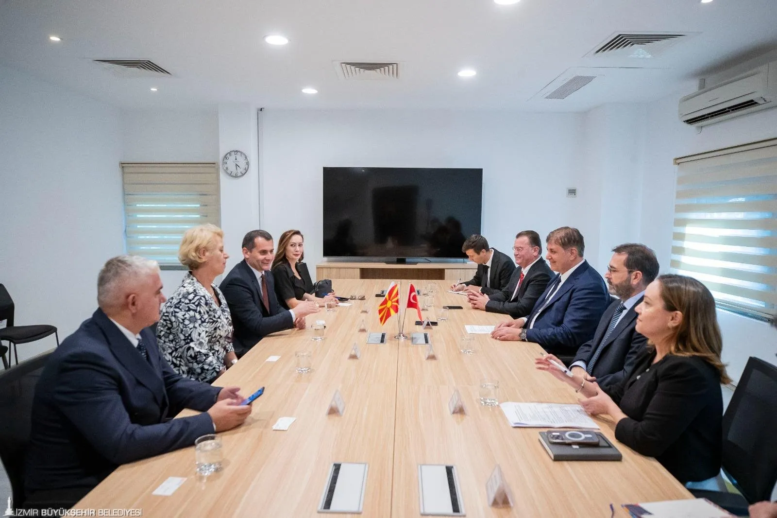 İzmir Büyükşehir Belediye Başkanı Dr. Cemil Tugay, Kuzey Makedonya İstanbul Başkonsolosu Idris Fazlioski ve beraberindeki heyeti ağırladı. 