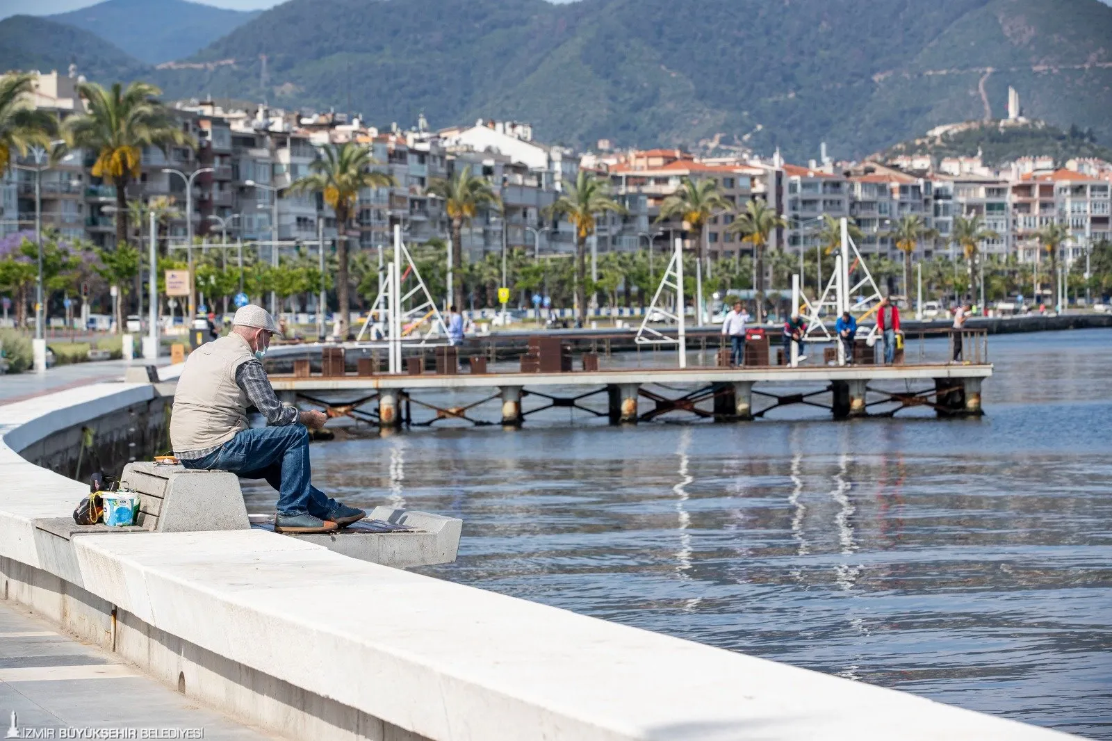 İzmir Büyükşehir Belediyesi, Dünya Doğayı Koruma Vakfı'nın WWF kampanyasında finale kaldı. İzmir, Paris, Zürih gibi dünya metropolleriyle yarışarak "en sevilen şehir" unvanını almaya çalışıyor.