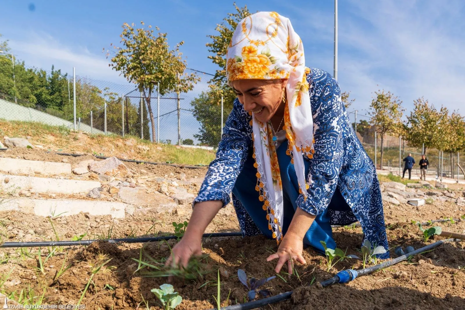 Kadifekale Kadın Dayanışma Merkezi, 2440. Bölge Rotary üyelerini ağırladı. Mahalle Bostanı ve kaktüs serasının ziyaret edildiği etkinlikte kadınların el emeğiyle hazırlanan dayanışma sofrası kuruldu