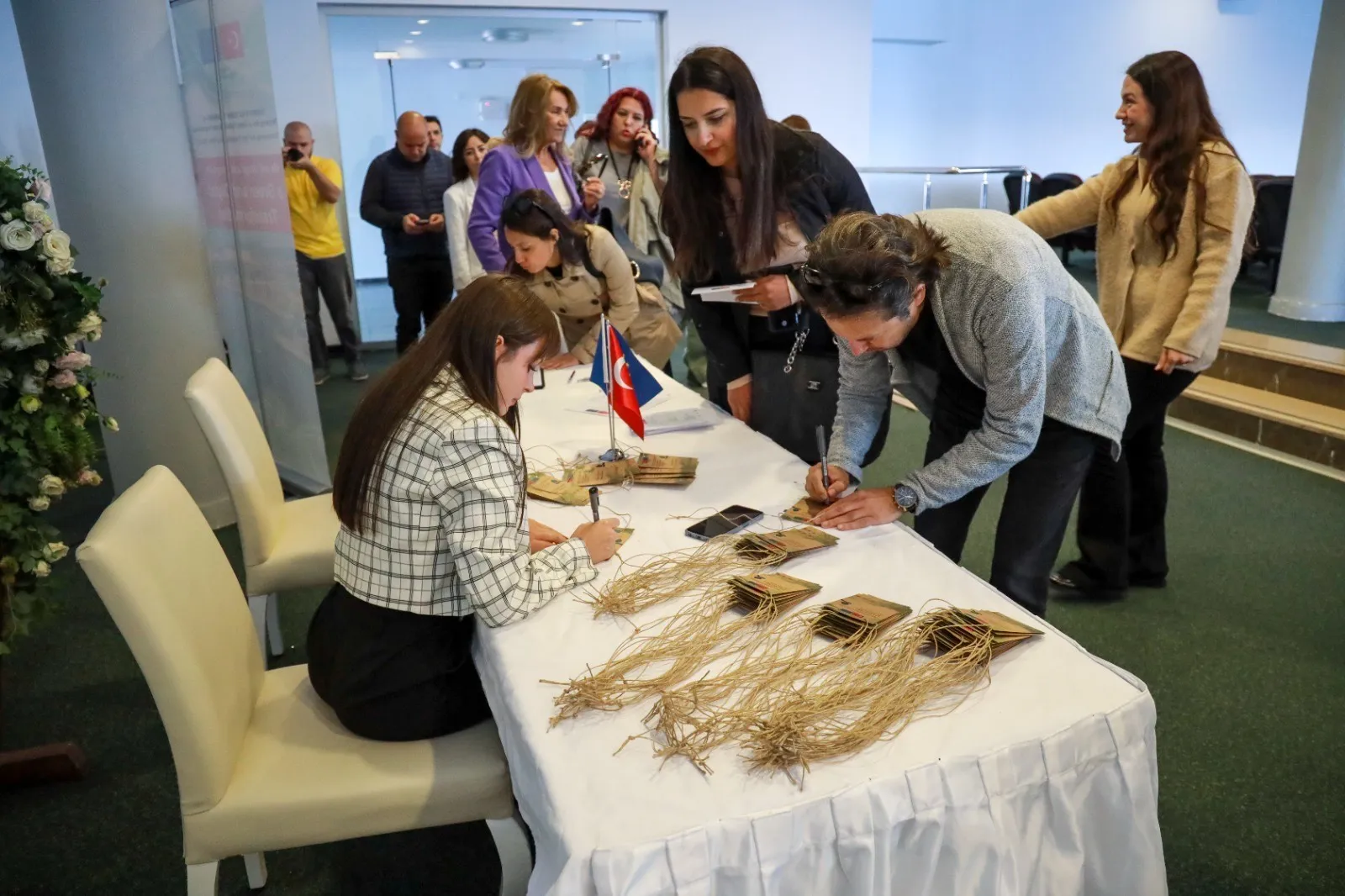 Karşıyaka Belediyesi, Gdynia Belediyesi ve Ege Orman Vakfı iş birliğiyle yürütülen "Yeşil Bir Geleceğe İkiz Geçiş İçin Ortaklık" projesini tamamladı.