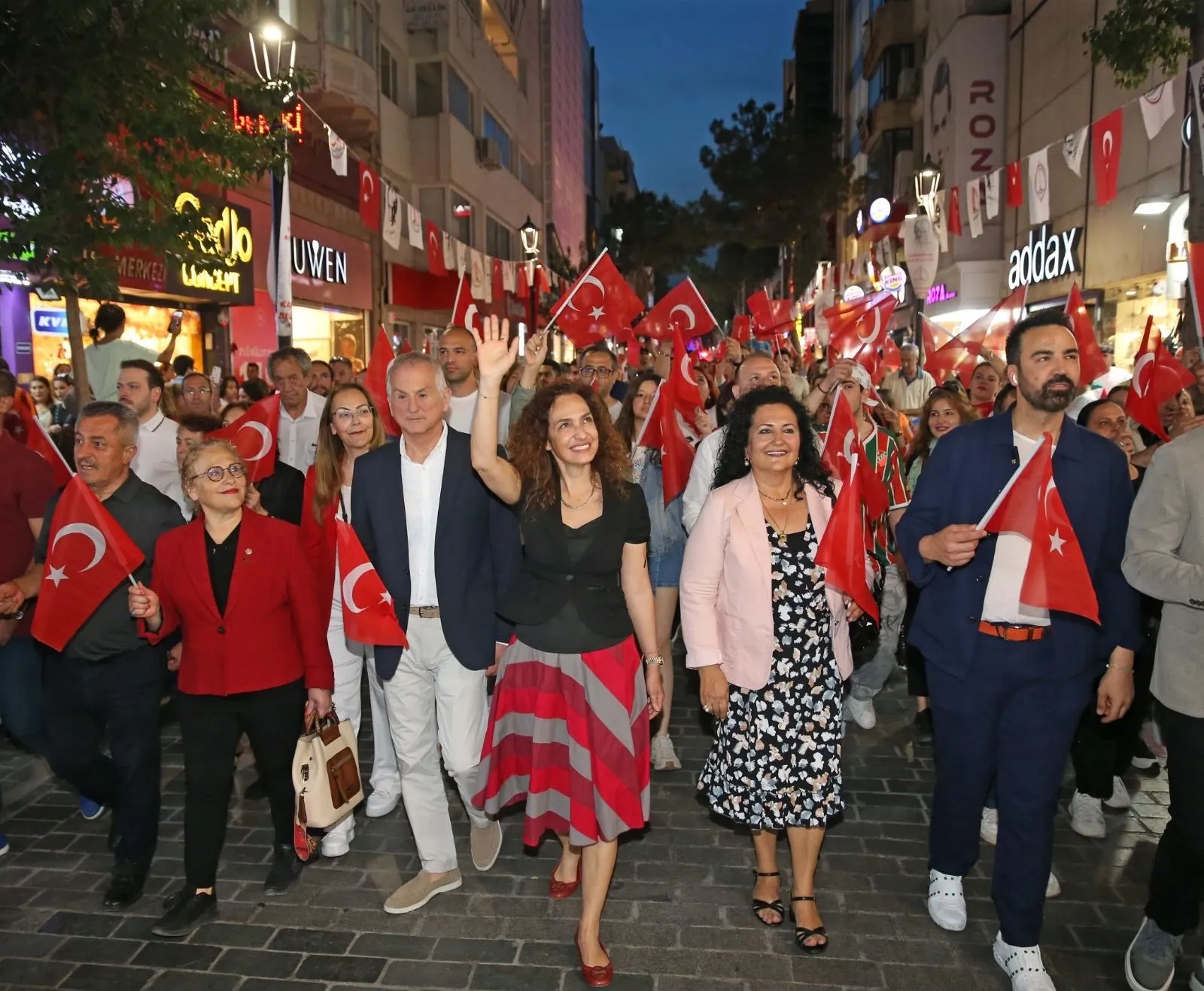 Karşıyaka Belediyesi, Türkiye Cumhuriyeti'nin 101. kuruluş yıl dönümünü 28 Ekim'de düzenleyeceği etkinliklerle kutlayacak.