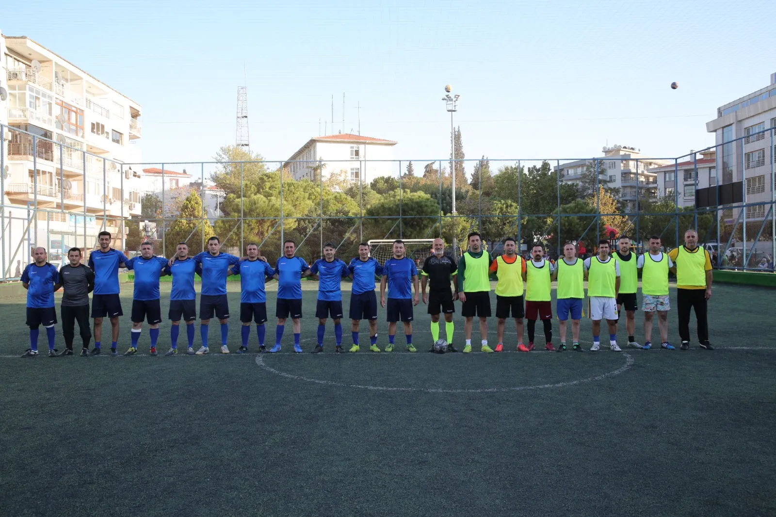 Konak Belediyesi, Cumhuriyet'in 101. yılı anısına düzenlediği Müdürlükler Arası Futbol Turnuvası'nı coşkuyla tamamladı. 