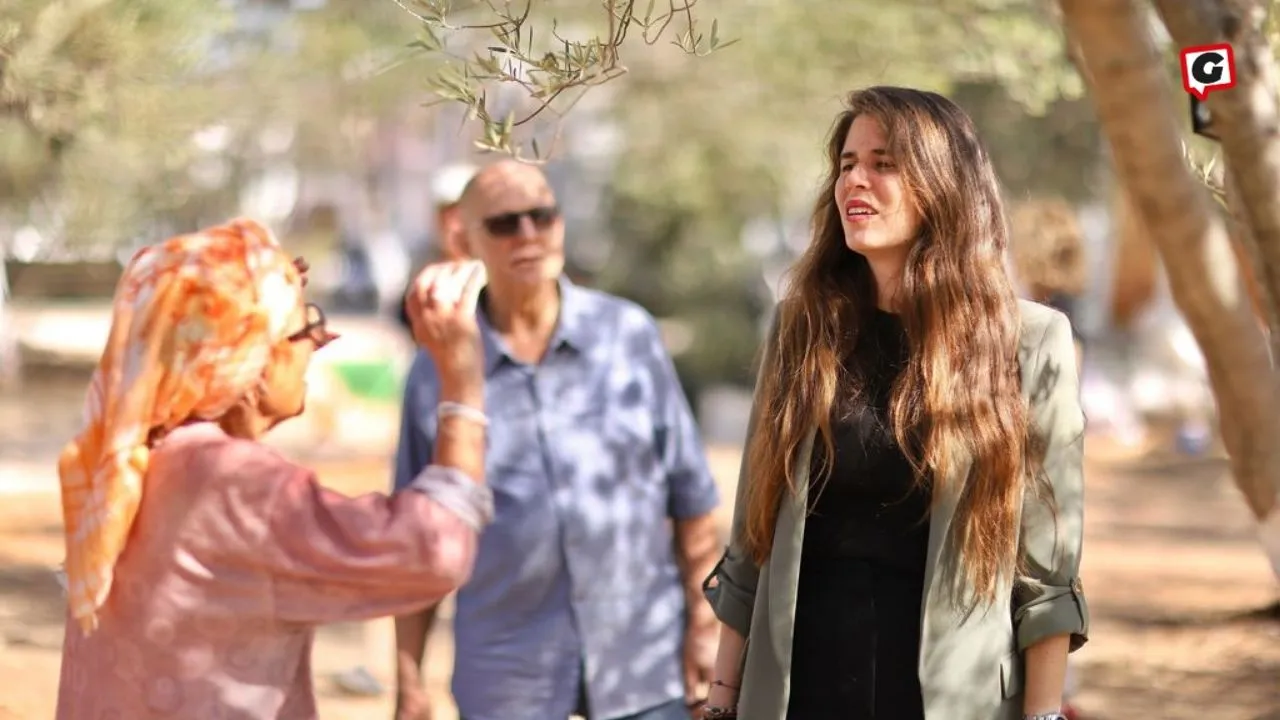 Lal Denizli, Çeşme'li Kadın Çiftçilerle Zeytin Hasadında Buluştu