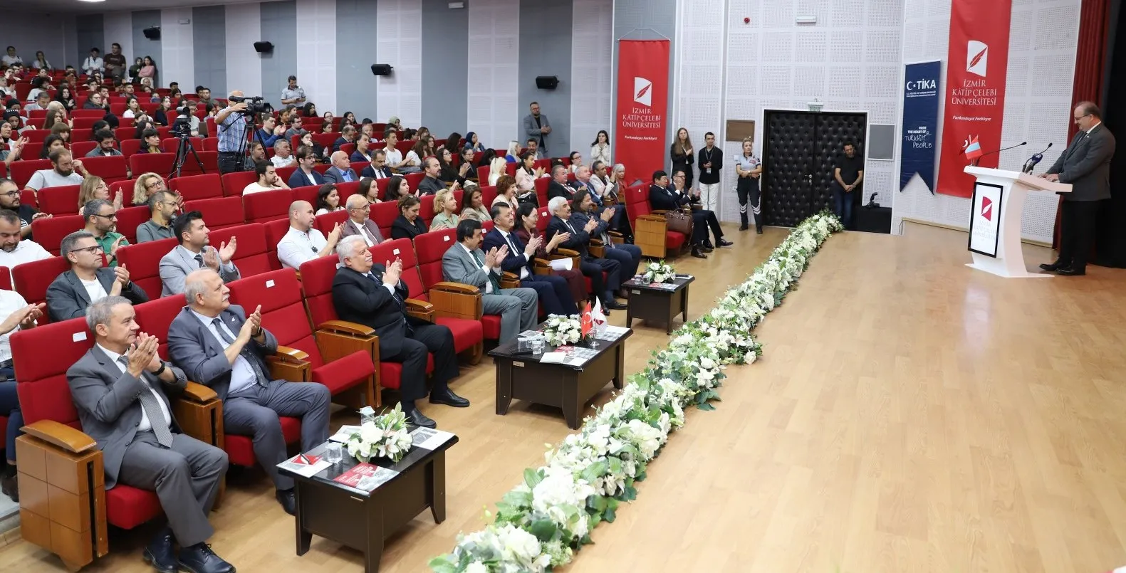 İzmir Kâtip Çelebi Üniversitesi (İKÇÜ) ve Moğolistan Bilimler Akademisi iş birliğiyle düzenlenen "Moğolistan’daki Tarihi Şehir Kalıntıları ve Togu Balık" çalıştayı başladı.