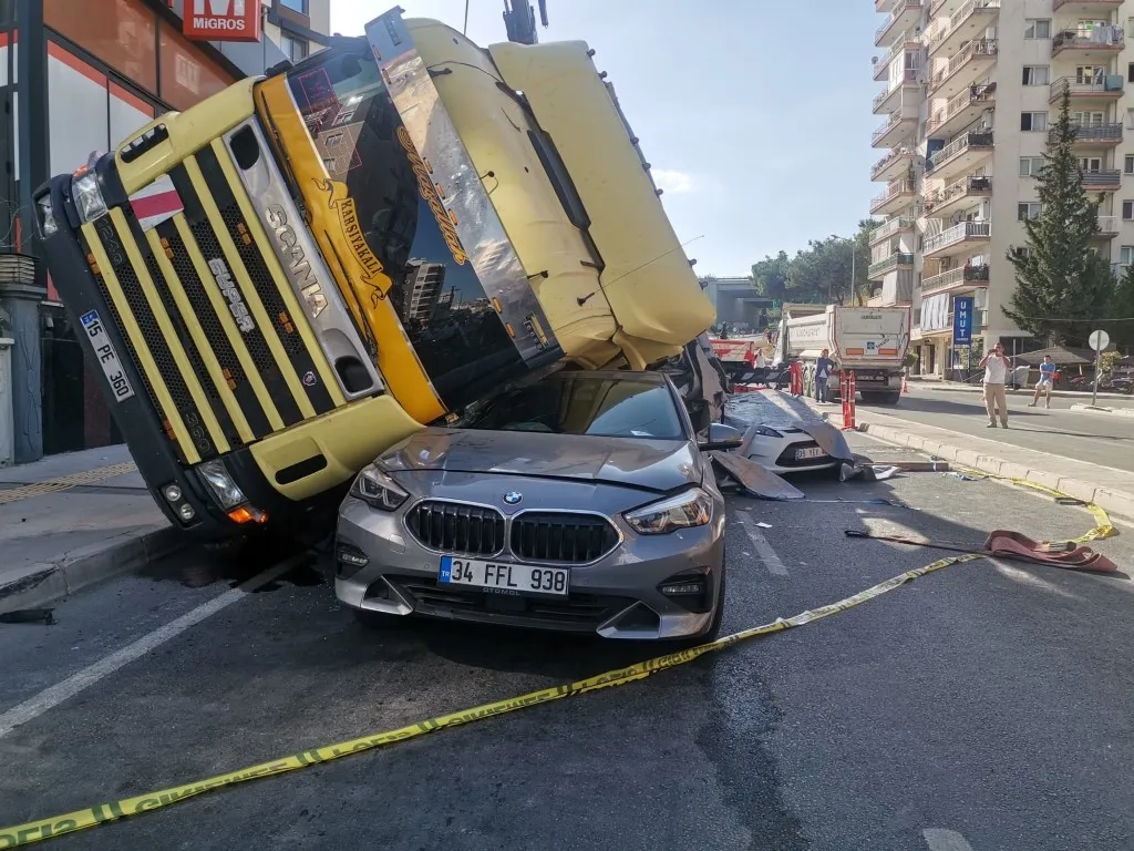 Polisten kaçan  kaçan tır sürücüsü dehşet saçtı