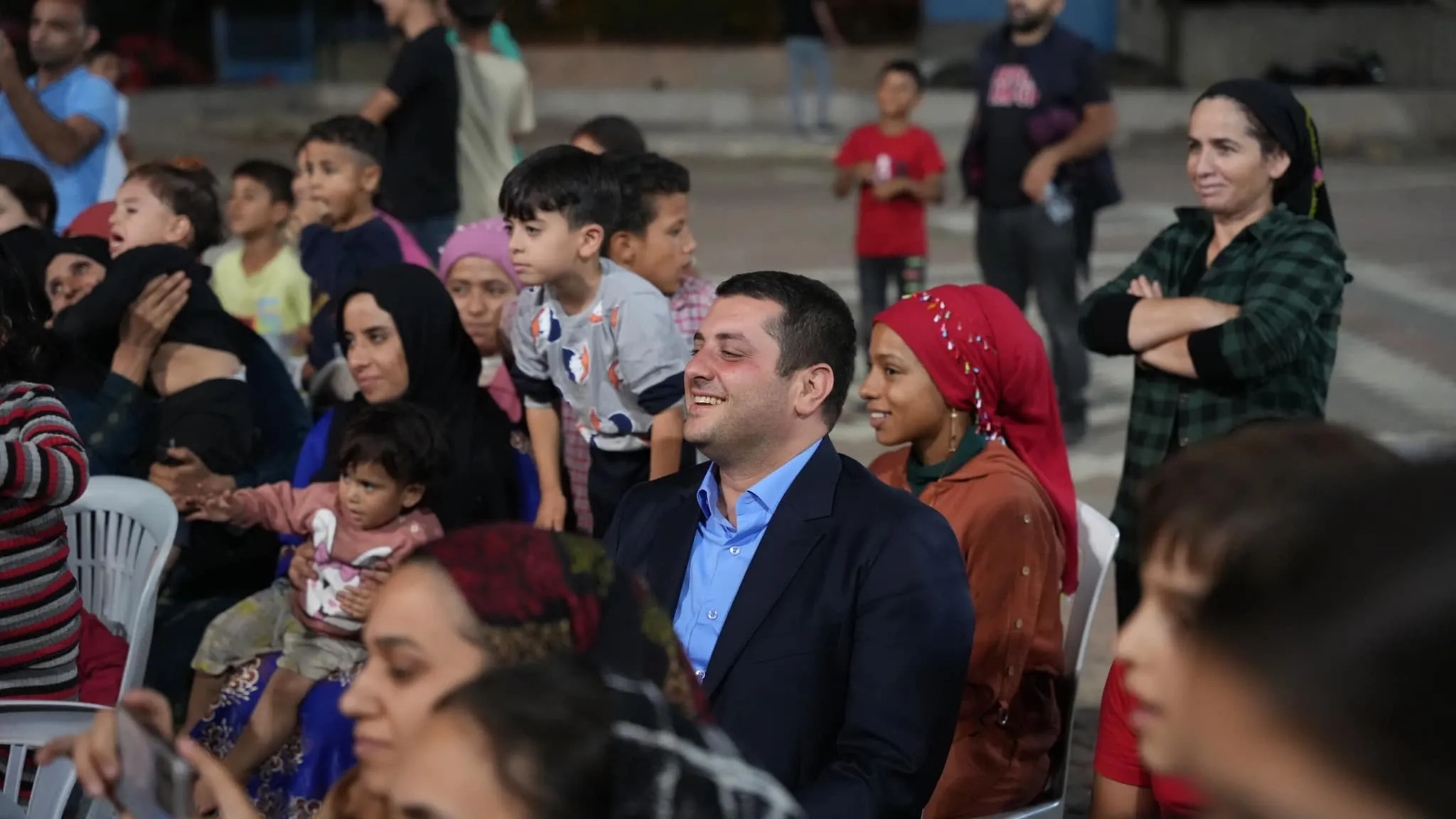 Torbalı Belediyesi, sosyal ve kültürel faaliyetlerine devam ederek çocuklar için köylerde tiyatro etkinlikleri düzenliyor. 