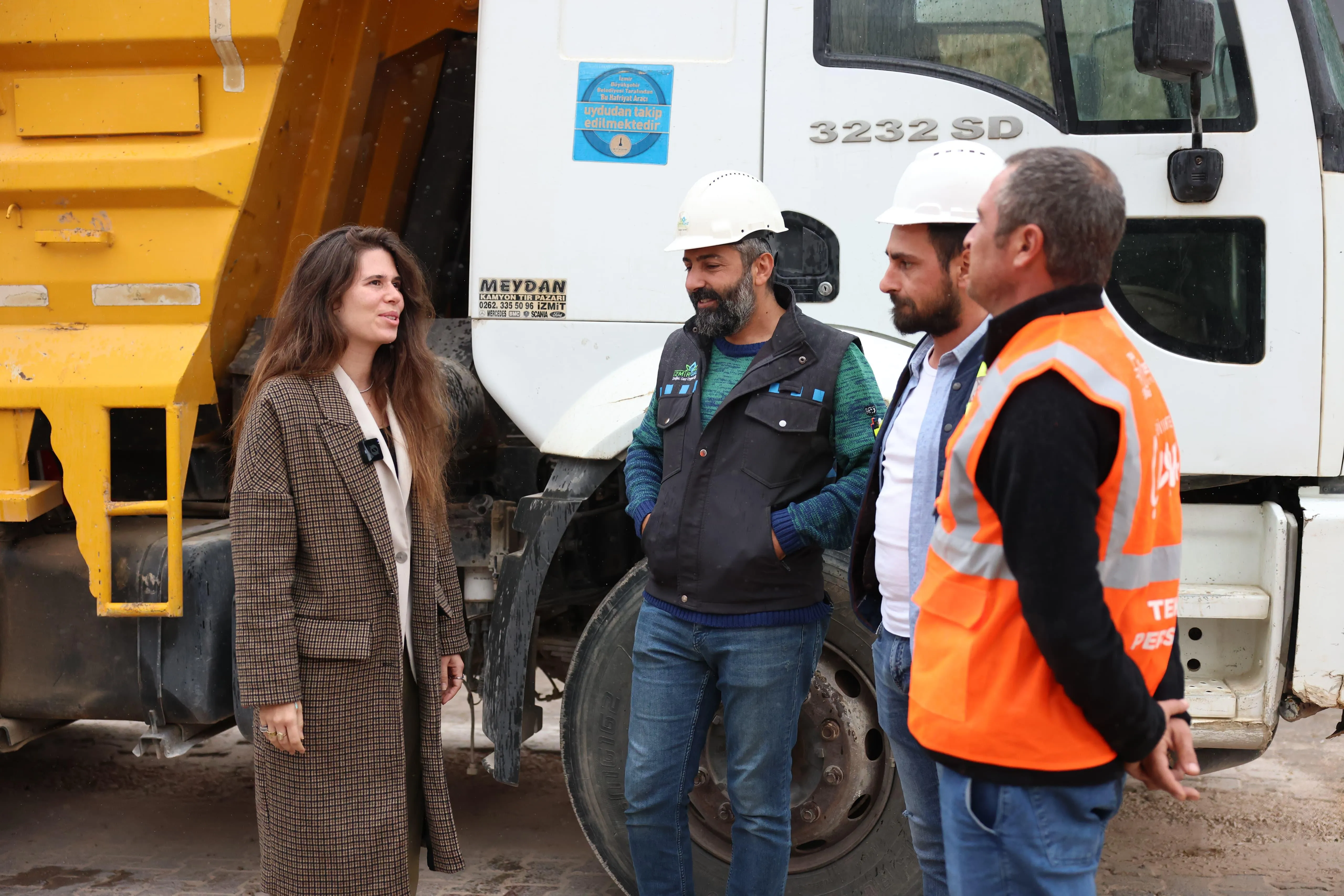 Çeşme Belediye Başkanı Lâl Denizli, Musalla Mahallesi'nde doğal gaz altyapı çalışmalarını inceledi. Ocak ayında doğal gazın bölgeye ulaşması hedefleniyor.