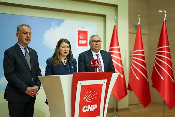 CHP, adalet politikalarını şekillendirmek amacıyla "Adalet Buluşmaları" düzenleyecek. İlk toplantı 16 Kasım İzmir’de, ardından 17 Kasım’da Muğla’da yapılacak. Katılımcı bir süreç hedefleniyor.