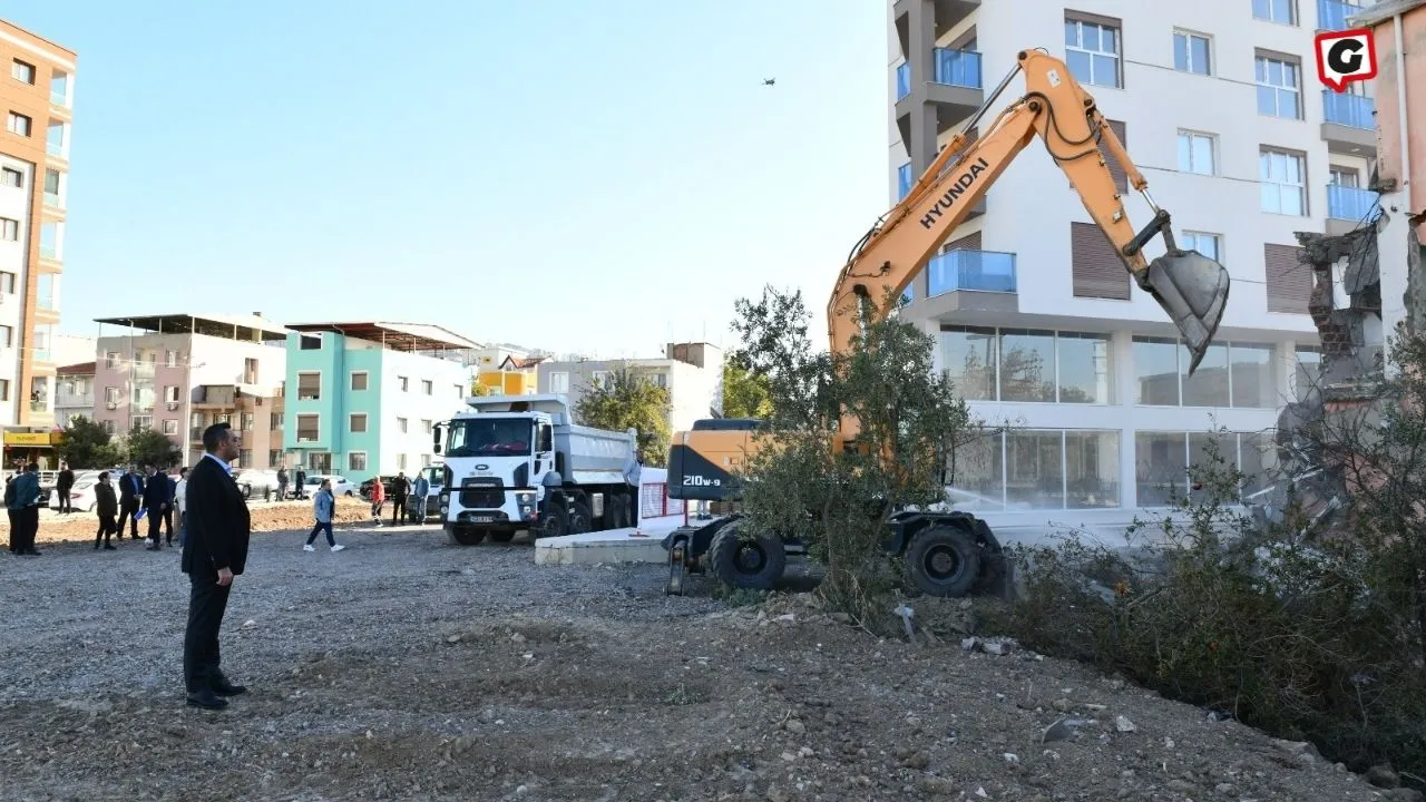 Çiğli'de Kent Lokantası ve Kütüphane'ye Giden Yol Açılıyor