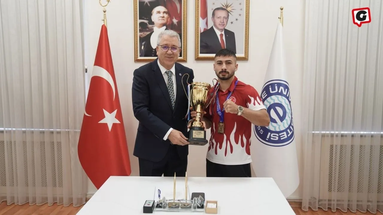 Ege Üniversitesi Öğrencisi Ali Ataberk Gürbüzcan, Avrupa Kick Boks Şampiyonu Oldu