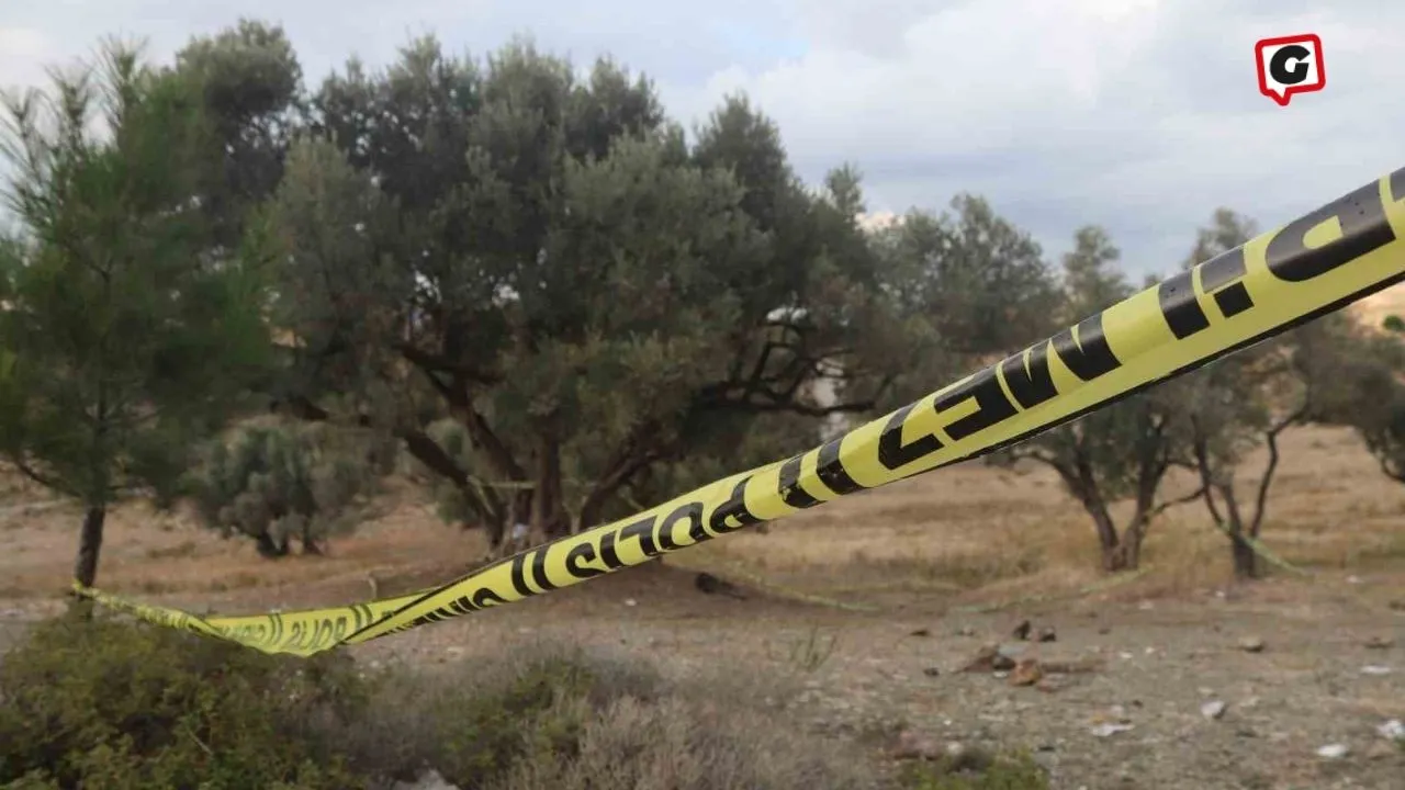 İzmir'de Boşanma Aşamasındaki Koca, Karısını Öldürüp İntihar Etti