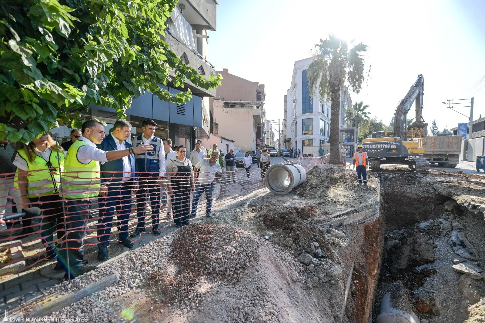 İzmir Büyükşehir Belediye Başkanı Dr. Cemil Tugay'ın göreve gelmesinin ardından İZSU Genel Müdürlüğü, kentin altyapı sorunlarına köklü çözümler üretmek için büyük bir adım attı. 