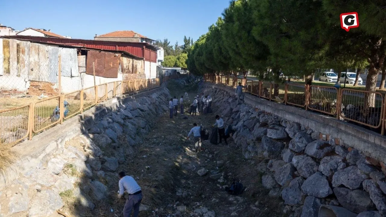 İzmir Körfezi İçin 200 Ton Atık Temizlendi