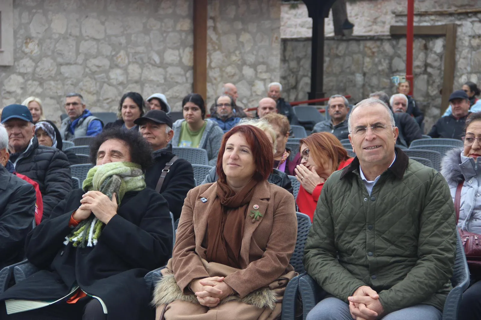 İzmir Karaburun'da düzenlenen 1. Furma Zeytin Festivali, zeytin kültürünü tanıtarak bölgenin küresel markalaşma yolundaki ilk adımlarını attı. Belediye başkanları ve uzmanlar katıldı.