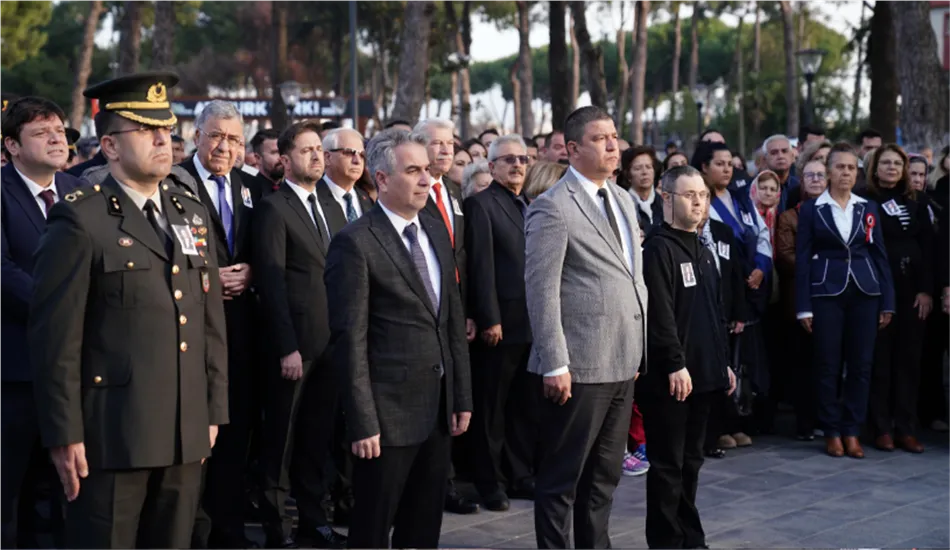 Tire’de Cumhuriyetin kurucusu Mustafa Kemal Atatürk’ü anma töreni düzenlendi. Törende çelenk sunuldu, saygı duruşunda bulunuldu ve İstiklal Marşı okundu. Ardından öğrenci gösterileri gerçekleşti.