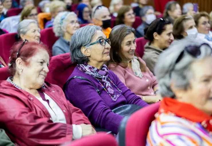 Balçova’da 3. Yaş üniversitesine büyük ilgi