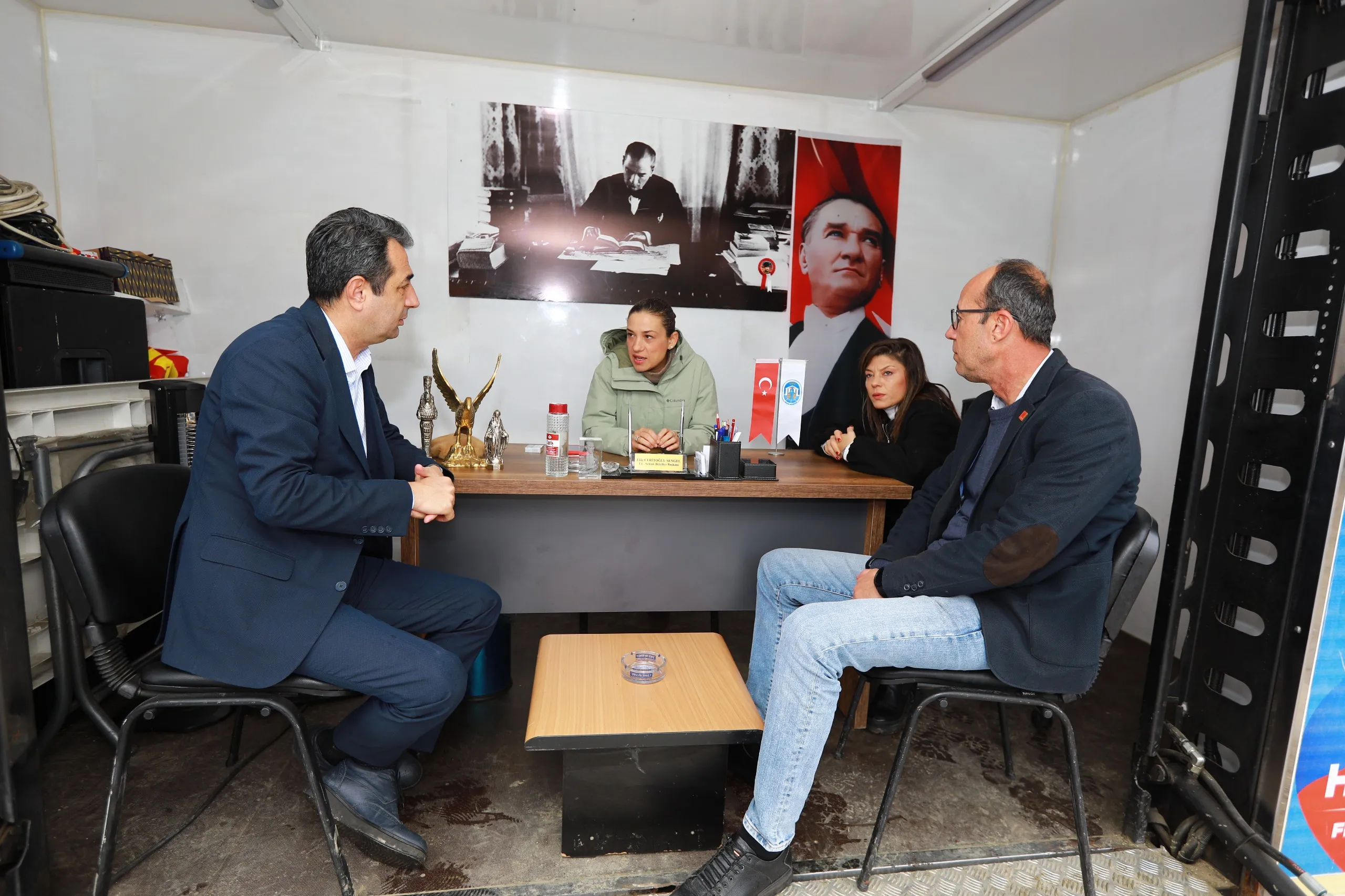 Efes Selçuk Belediye Başkanı Filiz Ceritoğlu Sengel, Meryem Ana Evi nöbetinde sosyal projelerle ilgili açıklamalar yaptı. Kent Lokantası ve Engelsiz Kafe 3 Aralık’ta hizmete giriyor.