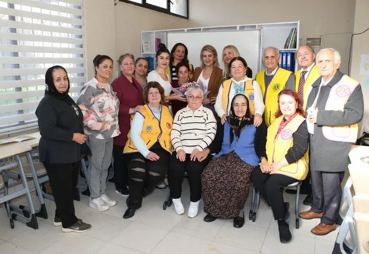 Çiğli Belediyesi'nden Kadınlara Eğitim Desteği: Okuma Yazma Kursu