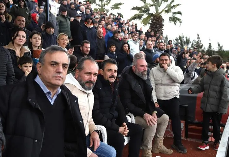 Dikili Belediyespor şampiyonluğunu ilan etti