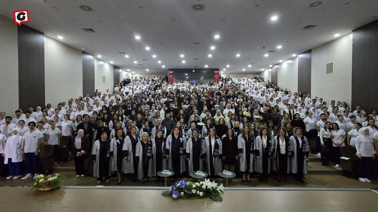 Ege Üniversitesi Hemşirelik Fakültesi'nde "III. Üniforma Giyme Töreni" Coşkuyla Gerçekleşti