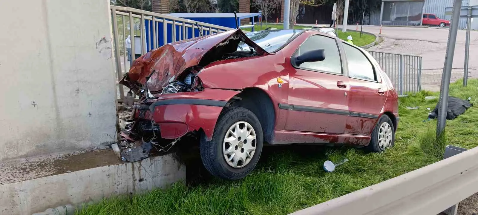 İzmir Aliağa'da feci kaza: 1 ölü, 1 yaralı